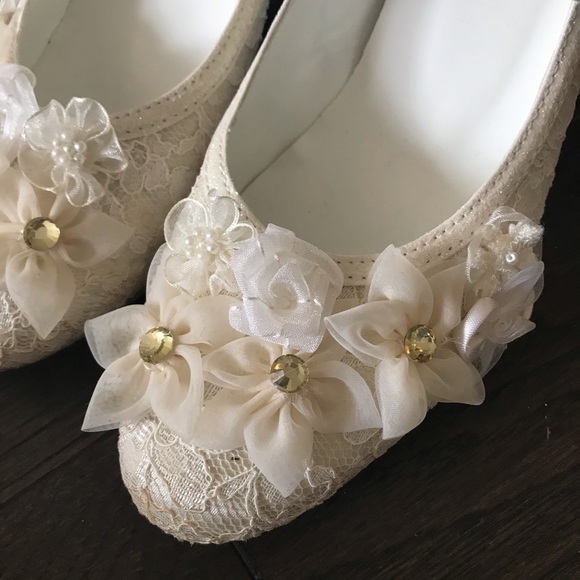 Custom-made Bridal Shoes - Picture 12 of 16
